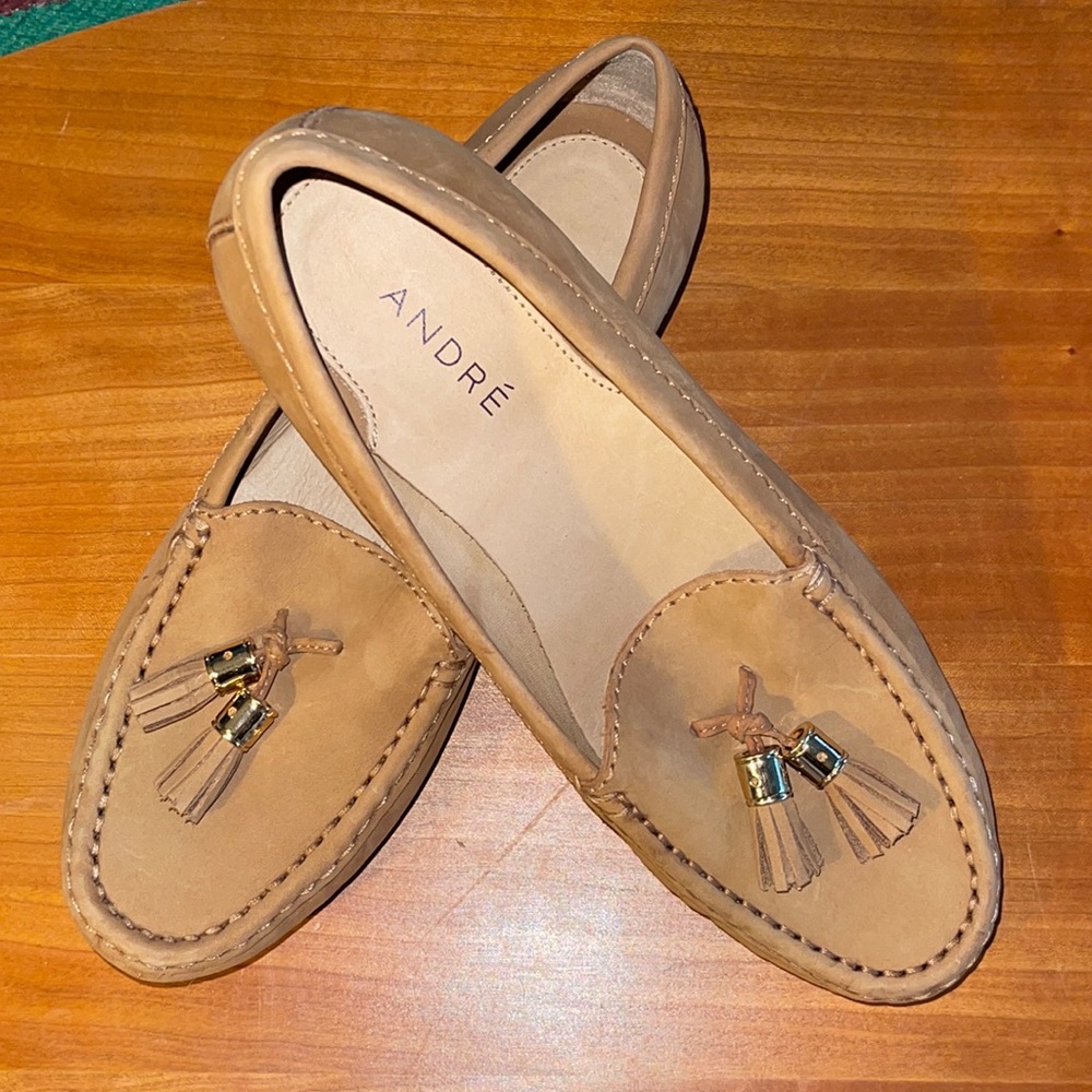 Andre Size 37 loafer crafted in Brazil
